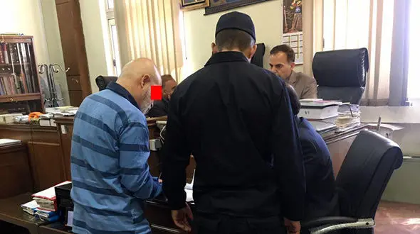 وقتی به خانه آمدم دیدم زنم با دخترم از ترس در دستشویی زندانی شده اند و ..!+ عکس