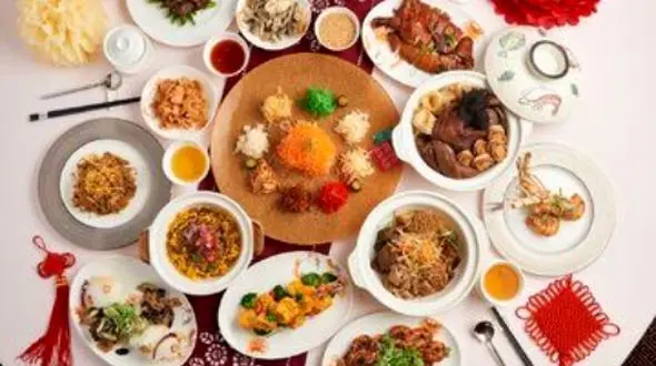 عکس ها و دستور پخت غذاهای نوروزی سال نو در کشورهای مختلف /  از تاماله تا ۱۲ حبه انگور!