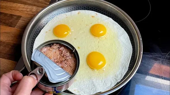 فیلم/ غذای خانگی؛ با تخم مرغ و تن ماهی این غذای آلمانی خوشمزه را درست کنید 