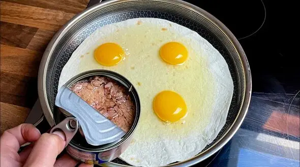فیلم/ غذای خانگی؛ با تخم مرغ و تن ماهی این غذای آلمانی خوشمزه را درست کنید 