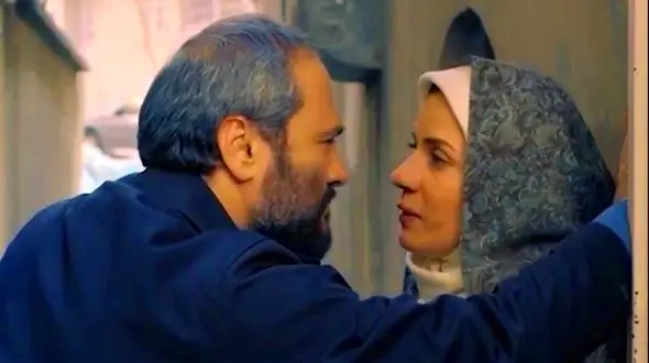 ویدیوی 18+ زننده ترین فیلم بعد انقلاب ! / بوسیدن بغل کردن و دهان به دهان شدن در فیلم چپ و راست ! / چرا مجوز گرفت ؟!