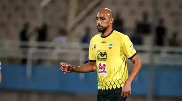 انزونزی فحاشی کرد و اخراج شد!