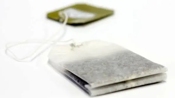 مقابله با بوی بد پا با چای کیسه ای