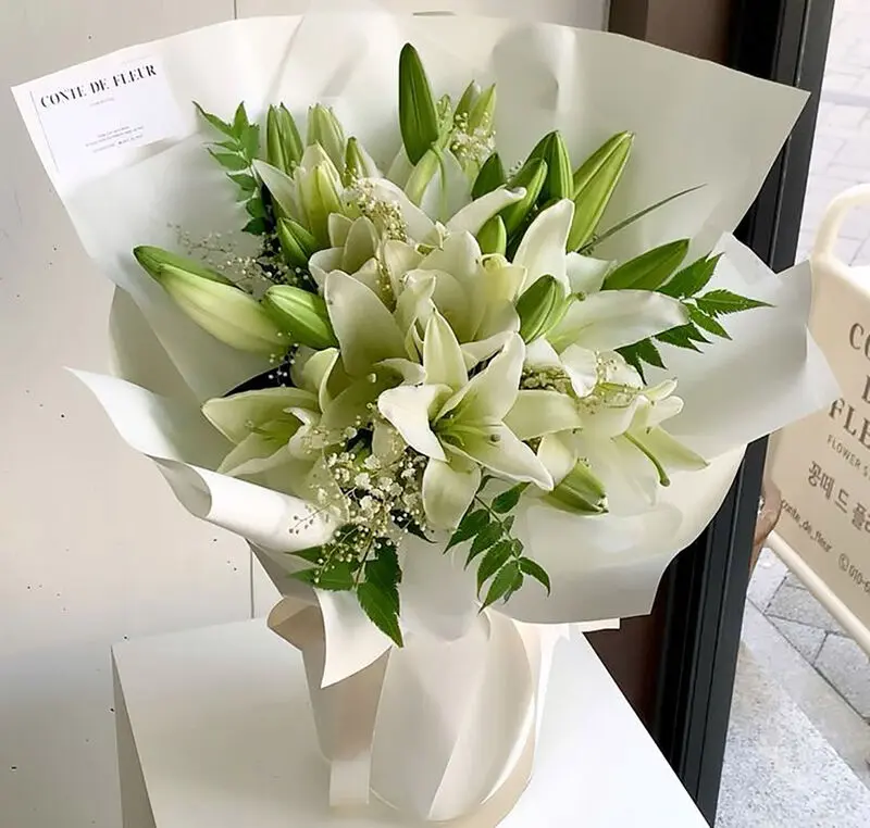 دسته گل سبز و سفید