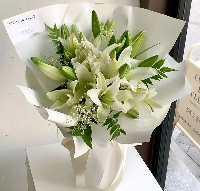 دسته گل سبز و سفید