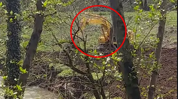 تصرف زمین‌های منابع ملی در رشت توسط یک شرکت در تعطیلات نوروز + فیلم