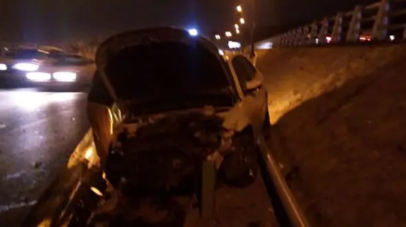 4 عکس از پوکیدن دنا در تصادف با گاردریل / حادثه تلخ در زین الدین