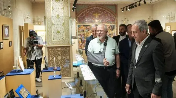 افتتاح نخستین مجموعه هدایای دیپلماتیک در نمایشگاه اصفهان با حضور معاون راهبردی رییس جمهور+تصاویر