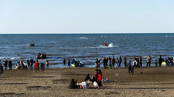 پاکسازی سواحل قشم در حرکت خودجوش دانش آموزان و جامعه محلی