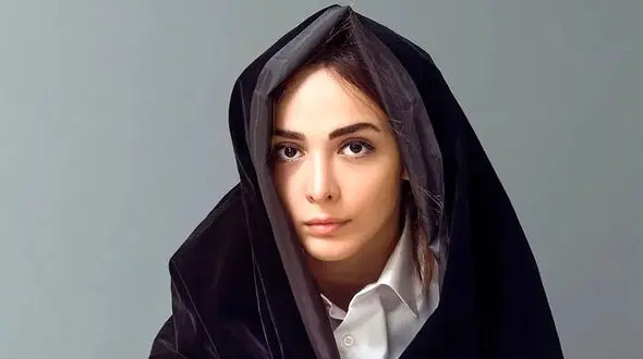 سفر در زمان/ عکس دیده نشده از پدر و مادر المیرا دهقانی در مراسم عروسی در دهه 60