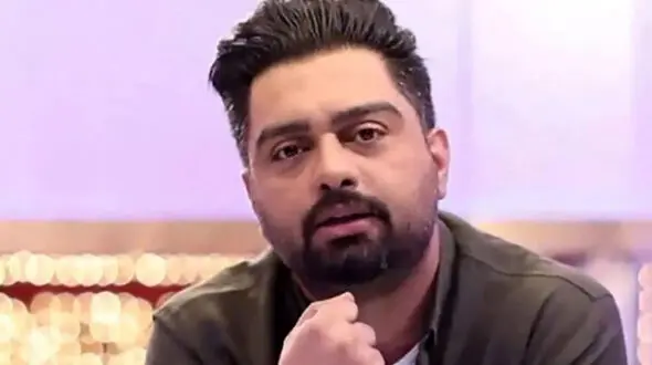 دلنوشته احساسی و تأمل‌برانگیز ایمان قیاسی / از بوی خوش خانه مادربزرگ تا گرد صمیمت کنار هم بودن در یاد مجری محبوب تلویزیون