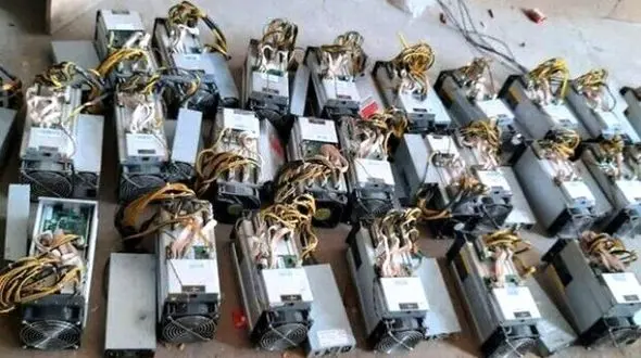 کشف دستگاه‌های استخراج ارز دیجیتال غیرمجاز در شهرک صنعتی دورود