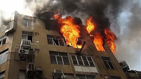 پسر 4 ساله بازیگوش خانه شان را آتش زد / در هرمزگان رخ داد