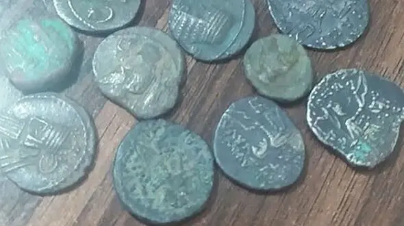 گنج نفیس در دستان یک زن و شوهر مشهدی چه رازی داشت /  آنها نقشه گنج داشتند