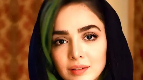 عکس / استایل شیک و منحصر بفرد المیرا دهقانی با چهره‌ای زیبا / یاسمن سریال لحظه گرگ و میش این‌بار با استایلی متفاوت پشت فرمان