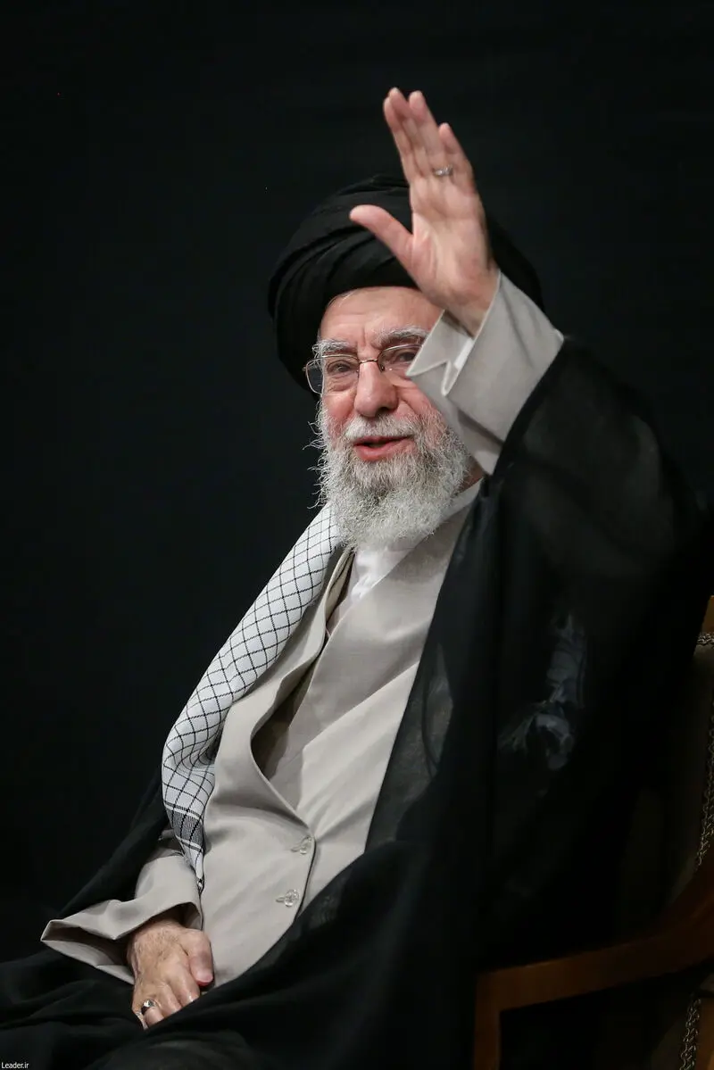 رهبر انقلاب حضرت آیت الله خامنه ای در مراسم بزرگداشت شهدای جنگ تحمیلی اخیر 7-5-1404