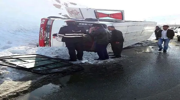 مینی بوس معلمان چپ کرد