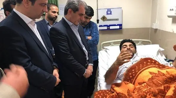 
عیادت مدیرکل آموزش و پرورش خوزستان از معاون مضروب هنرستان حمیدیه

