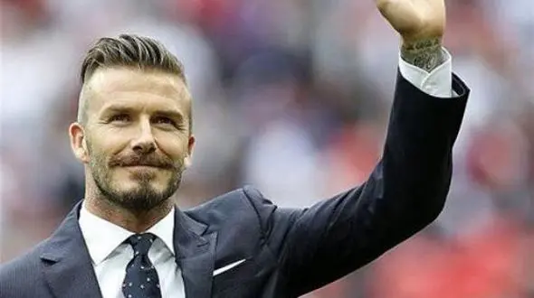 دیوید بکهام، کریس رونالدو را می‌خرد 