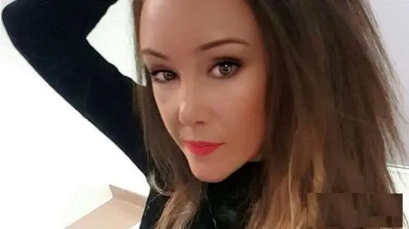 سلفی گرفتن زن جوان با جسد شوهرش +عکس