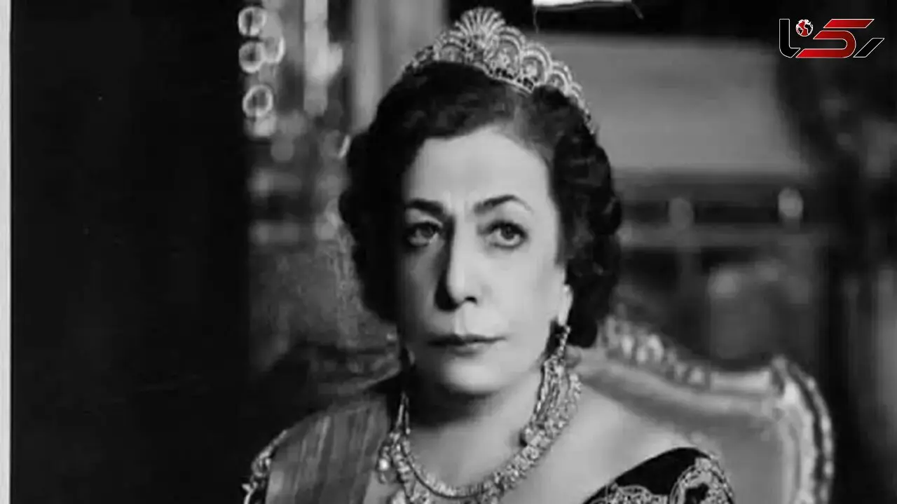 عکس سفر در زمان /  تنها عکس دونفره شاه پهلوی با مادرش / تخته نرد بازی کردن محمدرضا  با تاج الملوک