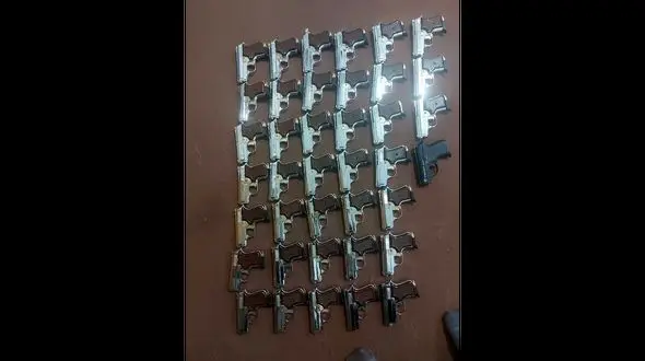  کشف ۳۹ کلت کمری توسط سربازان گمنام امام زمان (عج) در قصرشیرین