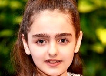 فیلم جشن تولد  دخترانه نیوشا علیپور، موموی سریال «بچه مهندس» برای پدر واقعی اش+ چیدمانمدرن خانه پدری نیوشا با مبلمان مدرن و تابلوی ماه و منظره ...