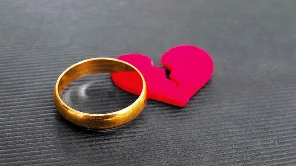 دختر 18 ساله ام و پنهانی صیغه مرد 55 ساله شدم / وقتی پدرم فهمید خسرو مرا رها کرد و ..!