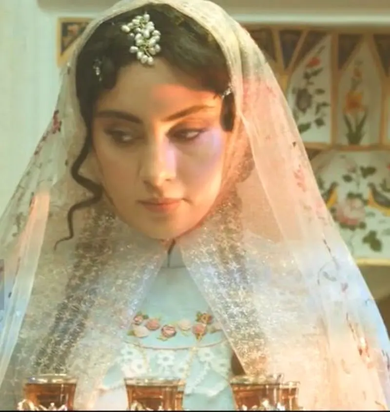 لباس‌ها در بامداد خمار