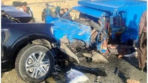 برخورد نیسان آبی و فورد آمریکایی ۱ کشته و ۶ مصدوم برجای گذاشت + عکس