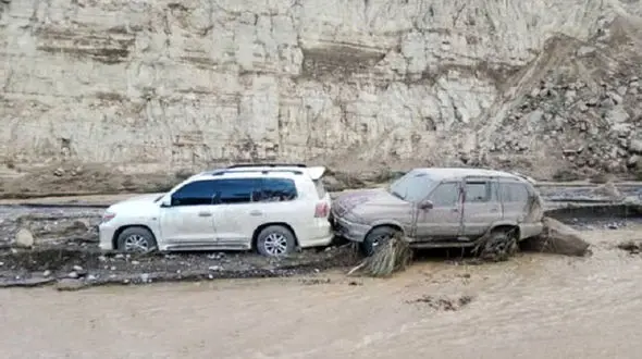 بلعیده شدن 50 کیلومتر جاده نطنز + جزییات