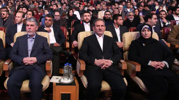 اسحاق جهانگیری و همسرش در اختتامیه جشنواره فجر +عکس