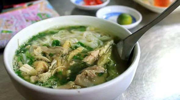 با نودل 8 مدل سوپ بین المللی بپزید