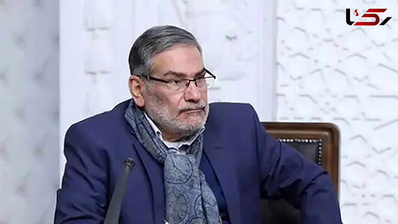 شمخانی: آن کسی که حیطه سیاست را تبدیل به حیطه فحش و فحش کاری کرد، احمدی نژاد بود