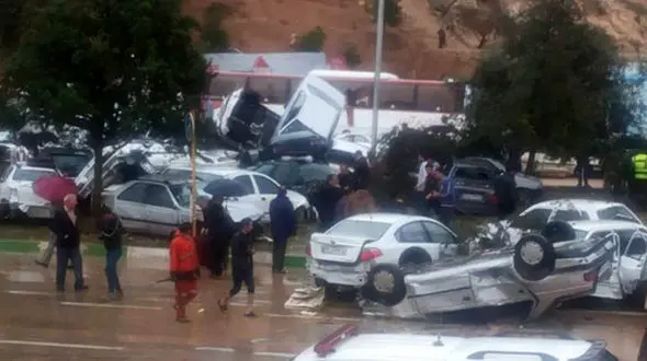 ارتش برای امدادرسانی به سیل زدگان وارد شیراز شدند + فیلم