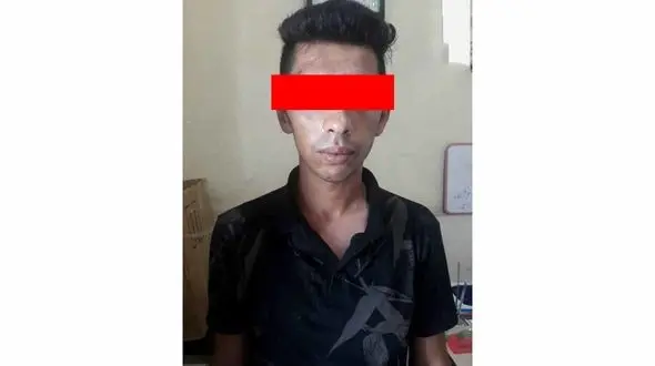 سارق حرفه ای کیف قاپ زن میانسال در آبادان دستگیر شد + عکس