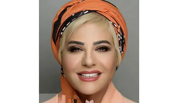 سلفی سولماز حصاری و رابعه اسکویی