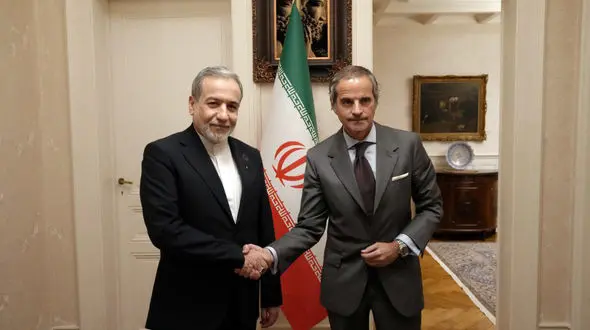  دیدار مدیرکل آژانس بین المللی انرژی اتمی با وزیر امور خارجه ایران