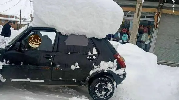 بارش برف درسقز به ۵۴ سانتیمتر رسید