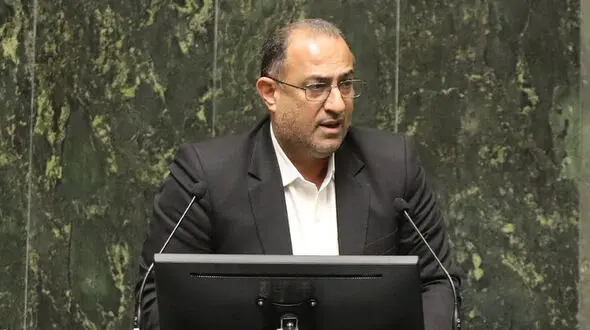 فاطمی: با سفره خالی بازنشستگان نمی‌شود بازی کرد / بیمه تکمیلی خط قرمز مجلس است
