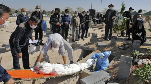 عکس‌های تکاندهنده از بهشت زهرا (س) / اجساد از زمان جنگ هم بیشتر است !