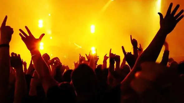 دستگیری 30 زن و مرد در پارتی شبانه ویلای ساحلی رشت/ همه مست بودند