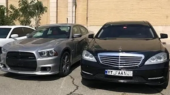 کشف «بنز» و «جگوار» ۴۰ میلیارد تومانی در تهران + عکس