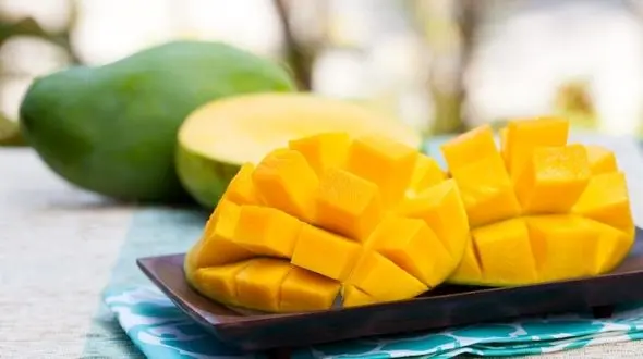 خواص انبه ؛ از پایین آوردن تب تا درمان کم خونی