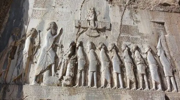 بیستون؛ جایی که تاریخ بر سنگ نقش بسته