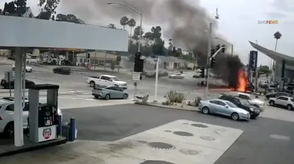 ببینید / لحظه هولناک زیر گرفتن ۶ نفر توسط پرستار عصبانی / منجی در نقش فرشته مرگ!