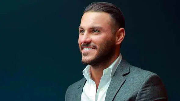 دانلود آهنگ باشکوه دلم تنگه واسه تو اره شدیدا آرمین زارعی / دوباره فکرت نگه داشته منو بیدار