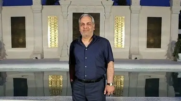 فیلم / نگاهی به خانه شبیه قصر 1200 متری مهران مدیری در زعفرانیه تهران /  عمارتی مجلل با 10 تا اتاق خواب، 3 آشپزخانه و مجهز به استخر ...