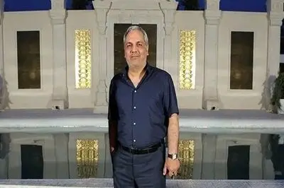 فیلم / نگاهی به خانه شبیه قصر 1200 متری مهران مدیری در زعفرانیه تهران /  عمارتی مجلل با 10 تا اتاق خواب، 3 آشپزخانه و مجهز به استخر ...