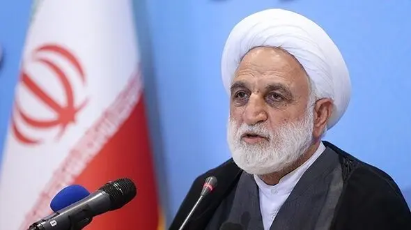 گذشت از قصاص قاتل یک دختر 10 ساله در اراک / قاتل 8 سال زیر سایه چوبه دار بود!